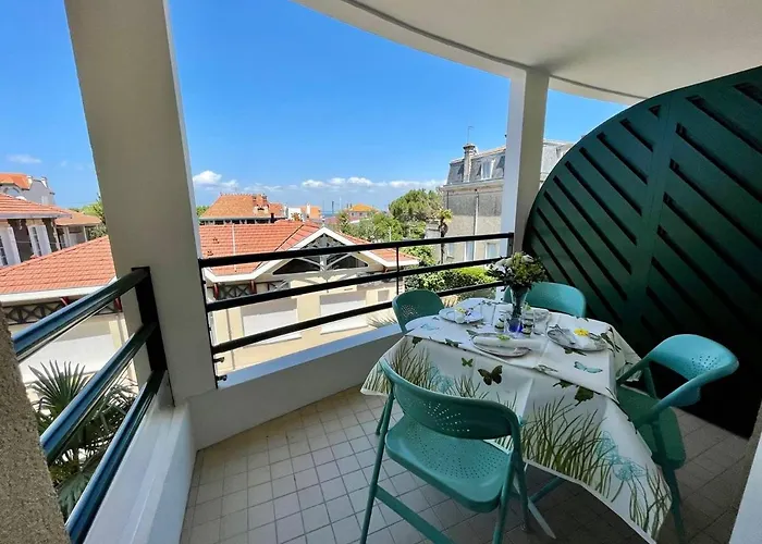 Апартаменты T2 A 100m De La Avec Balcons Et Parking - - Fr-1-433-80