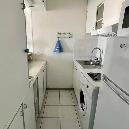 Apartment T2 A 100m De La Avec Balcons Et Parking - - Fr-1-433-80 *