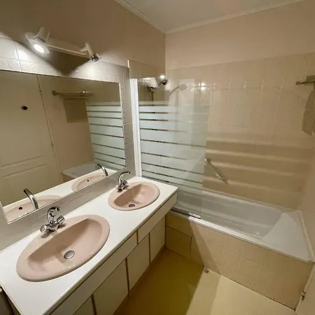 Apartment T2 A 100m De La Avec Balcons Et Parking - - Fr-1-433-80 Arcachon