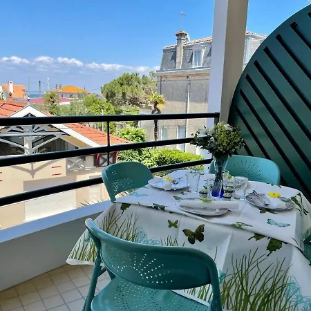 T2 A 100m De La Avec Balcons Et Parking - - Fr-1-433-80 Arcachon