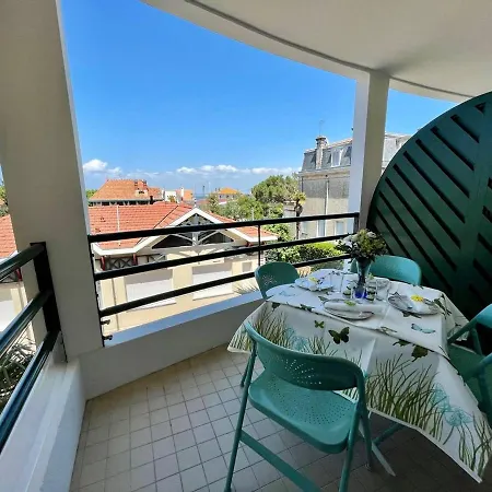 Apartment T2 A 100m De La Avec Balcons Et Parking - - Fr-1-433-80