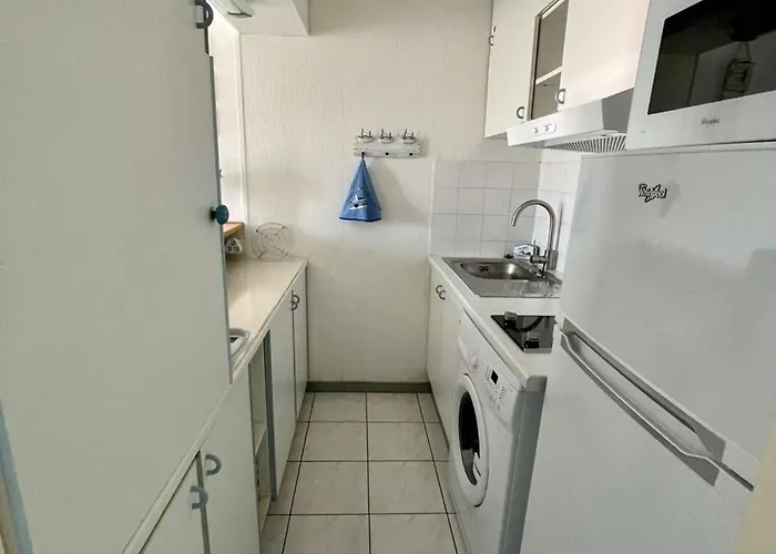 公寓 T2 A 100m De La Avec Balcons Et Parking - - Fr-1-433-80 *